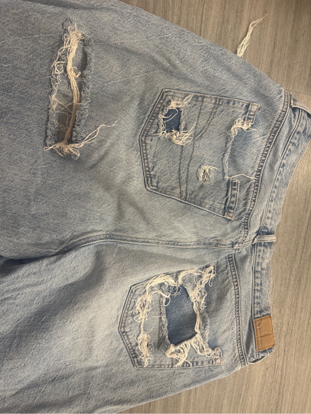 Light Blue Distressed Women’s American Eagle Jeans - Picture 3 of 9